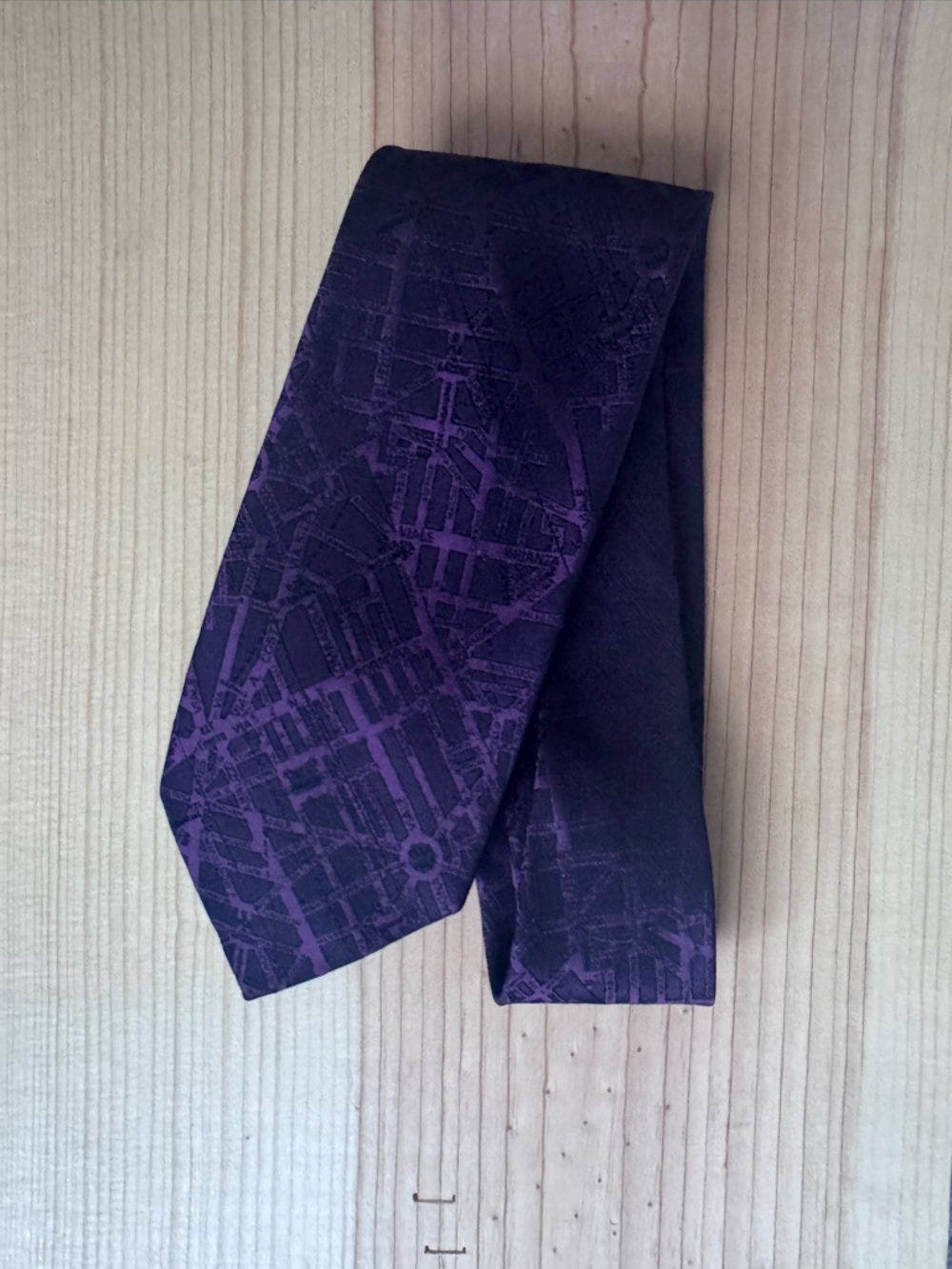 Moschino Milano Silk Tie Purple Abstract Milan Map Print 3.25” Designer VTG - Picture 5 of 9